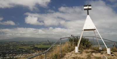 Taranaki travel tips - Paritutu Rock in New Plymouth