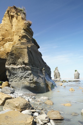 Taranaki travel tips - the Three Sisters at Pongatorutu